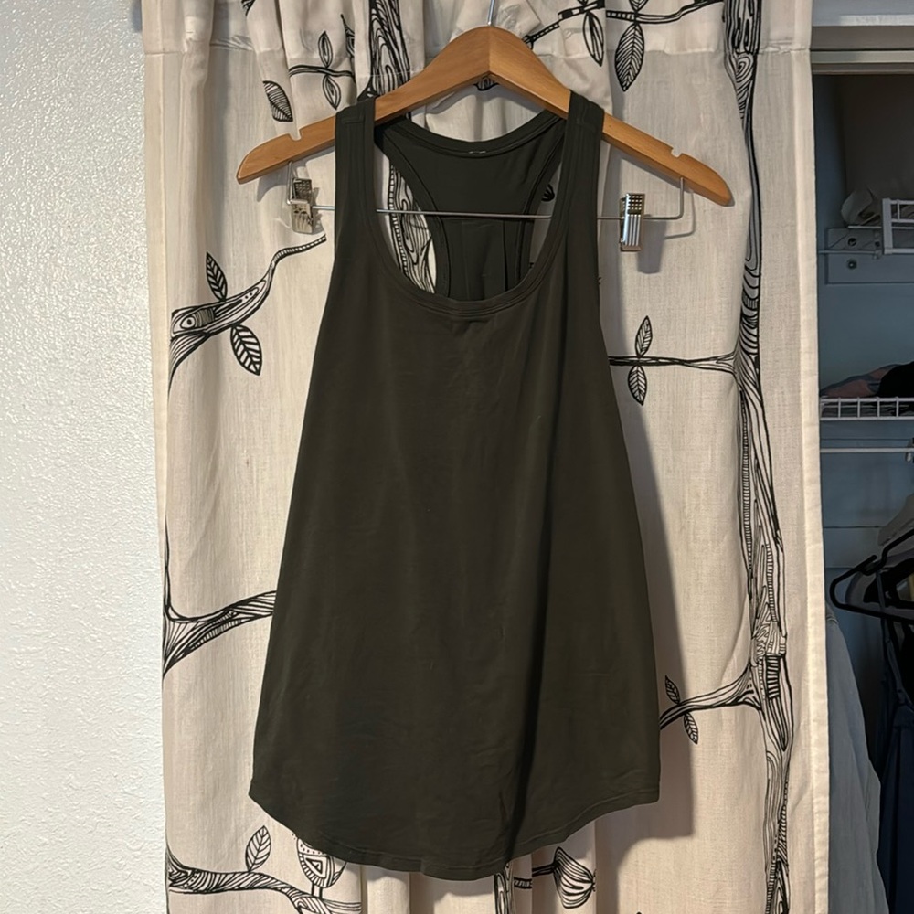 Lululemon tank